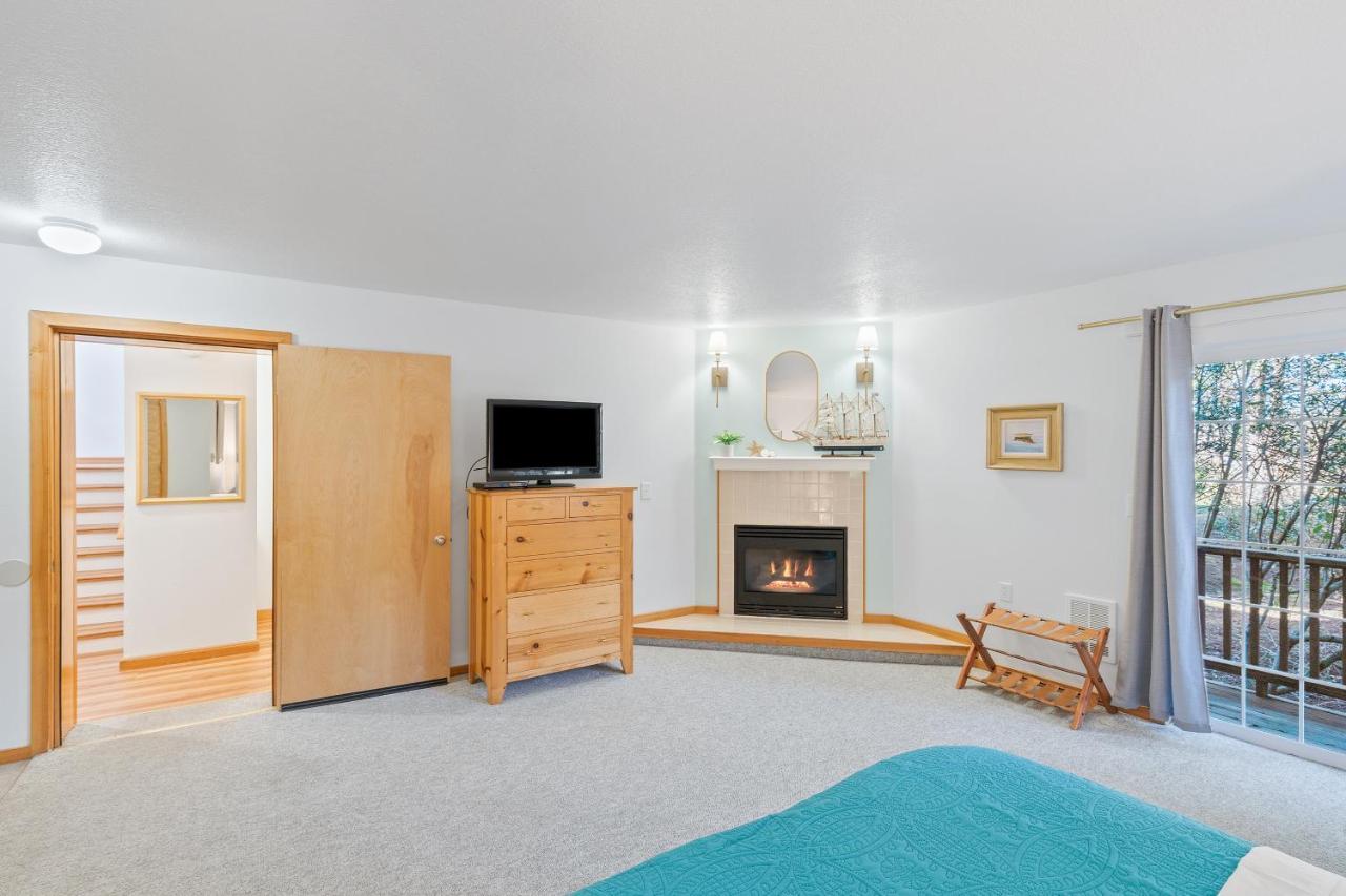 Cannon Beach Retreat: Oceanfront Suites with Fireplaces Exterior photo