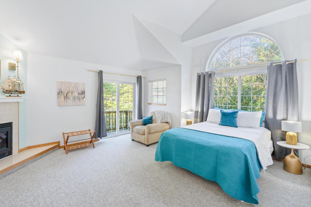 Cannon Beach Retreat: Oceanfront Suites with Fireplaces Exterior photo